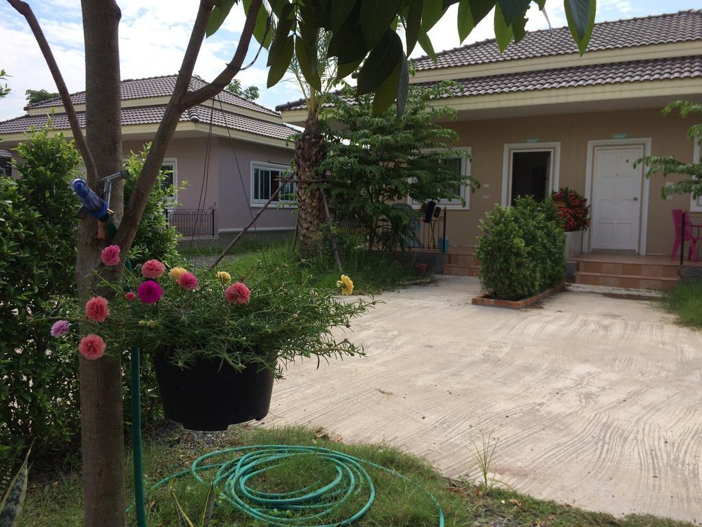Nadee Resort Udon Thani Quarto foto